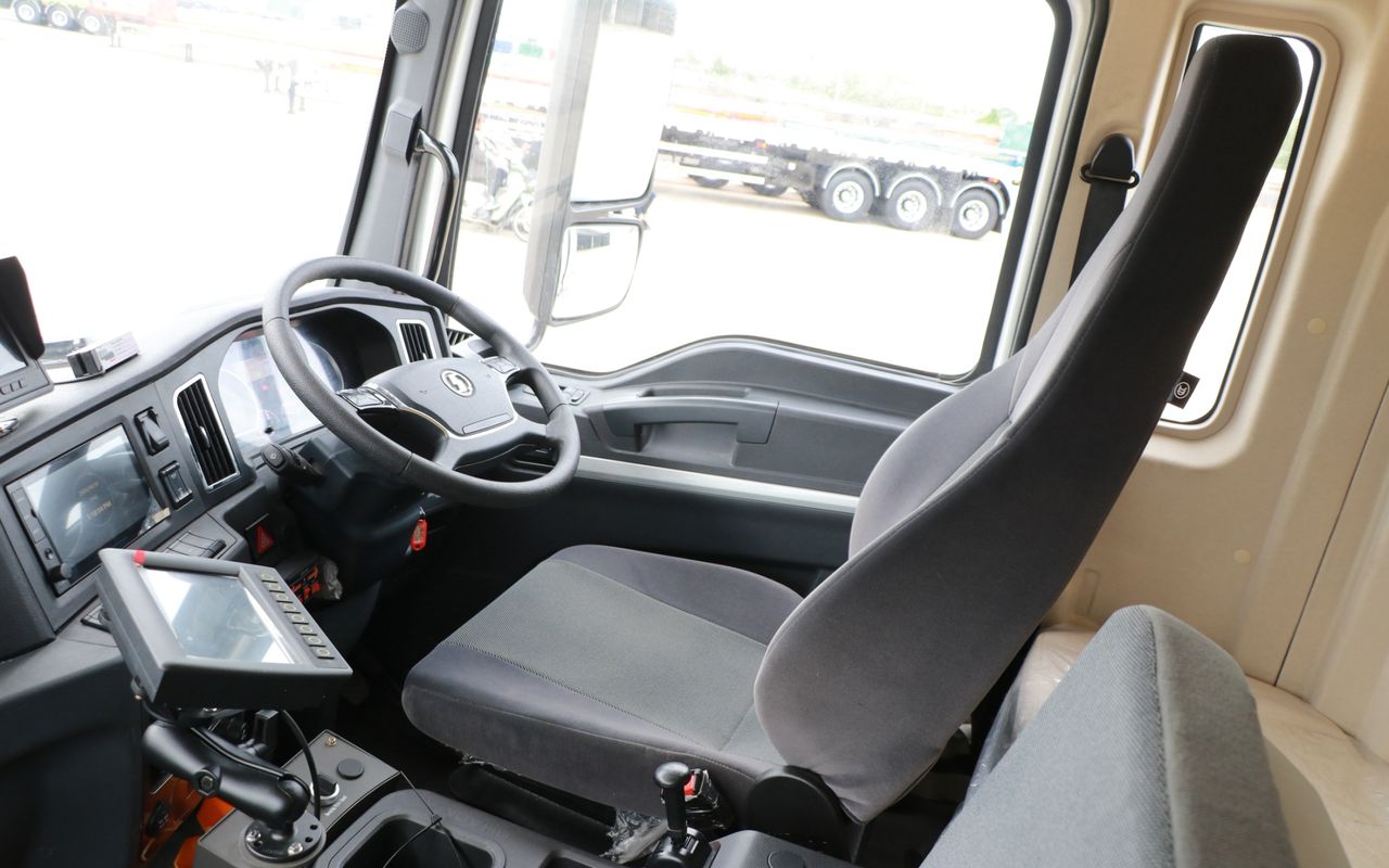 Cabin from the driver&rsquo;s door