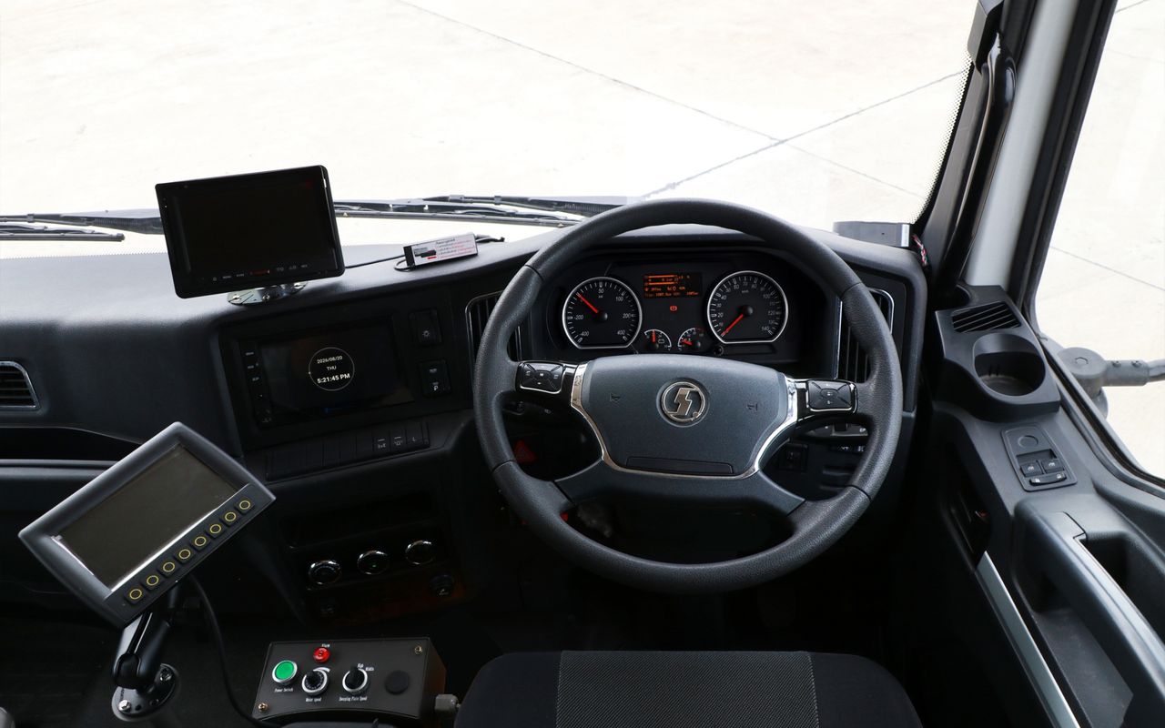 Driver station and instrument cluster